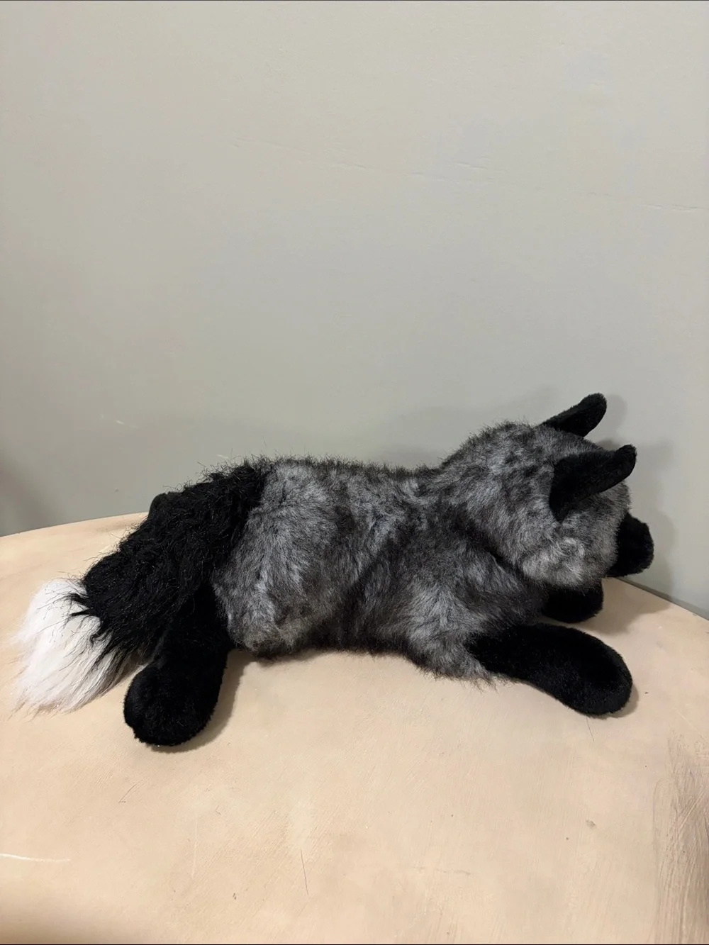 Douglas Sterling the Silver Fox 20 Inch Silver Gray Faux Fur EUC